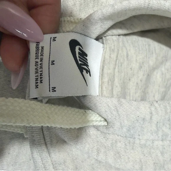 Nike Sportswear Club Fleece Graphic Pullover Hoodie - Picture 6 of 10